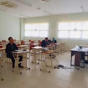 Sidang Proyek Akhir Semakin Dekat, Mahasiswa JTIK Mantapkan Karya Ilmiahnya